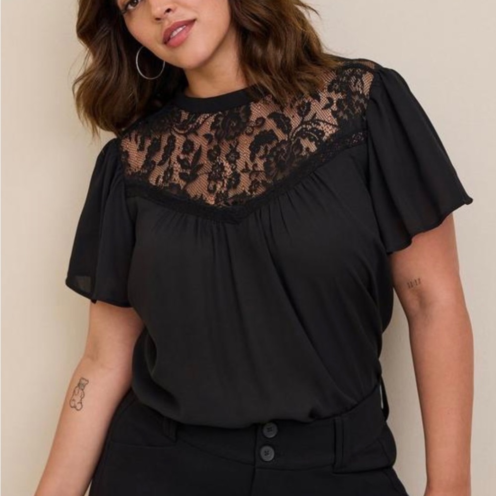 NWT Georgette With Lace Detail Flutter Sleeve Top Size 2 - Picture 4 of 8